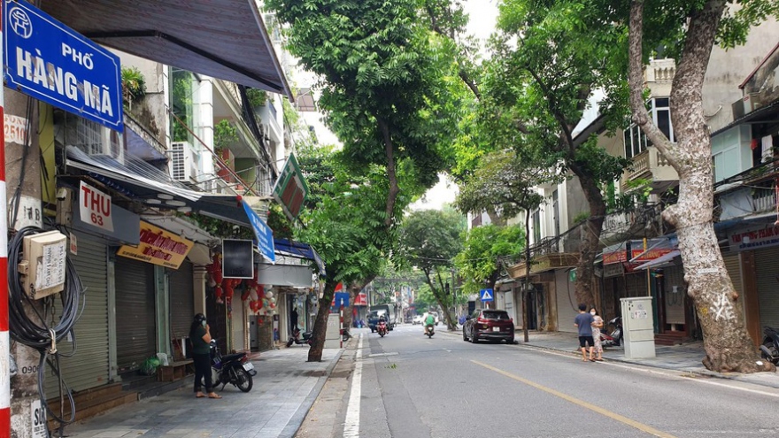 Hanoi street market left deserted as Mid-Autumn Festival draws near